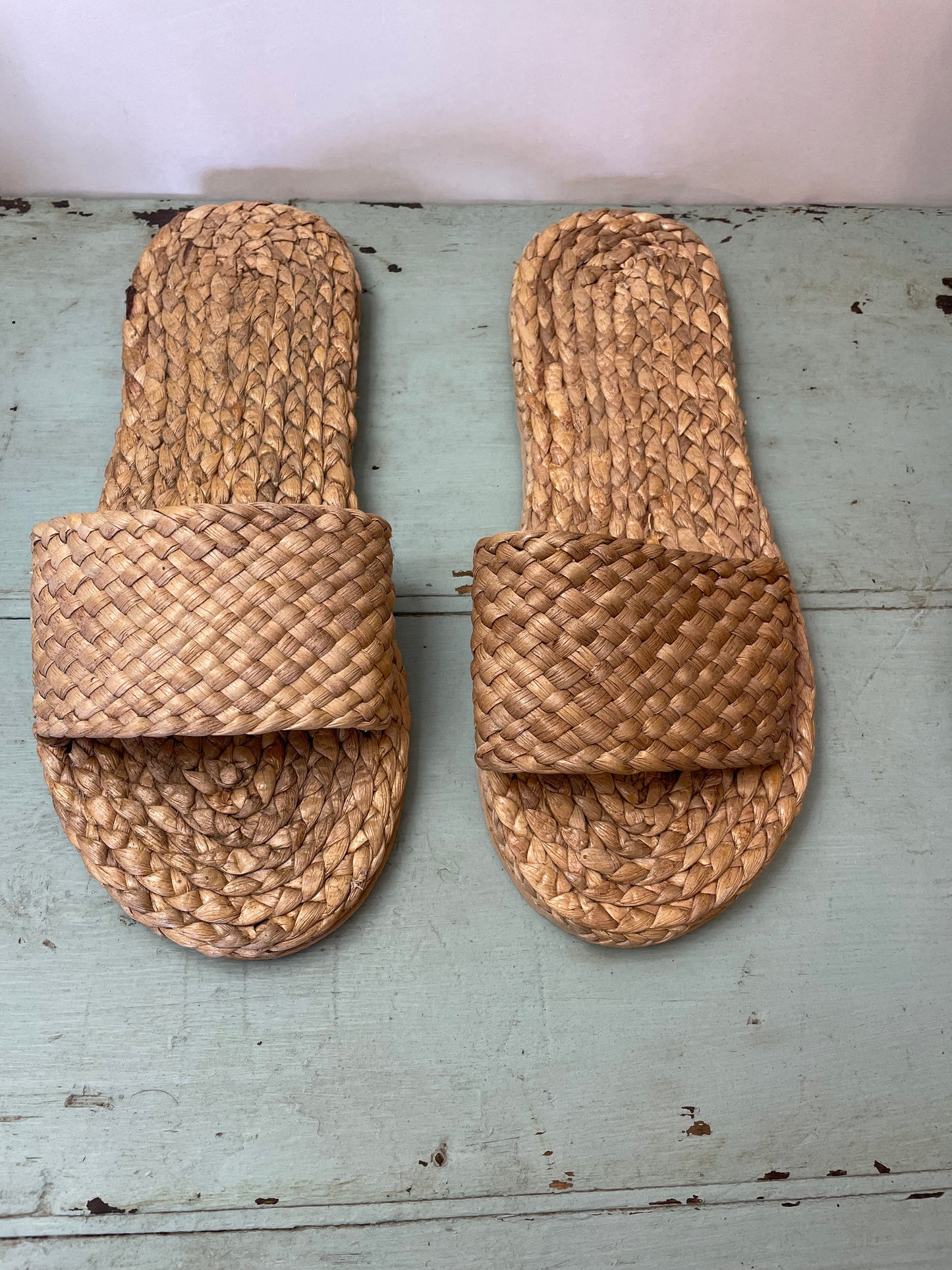 Straw slippers