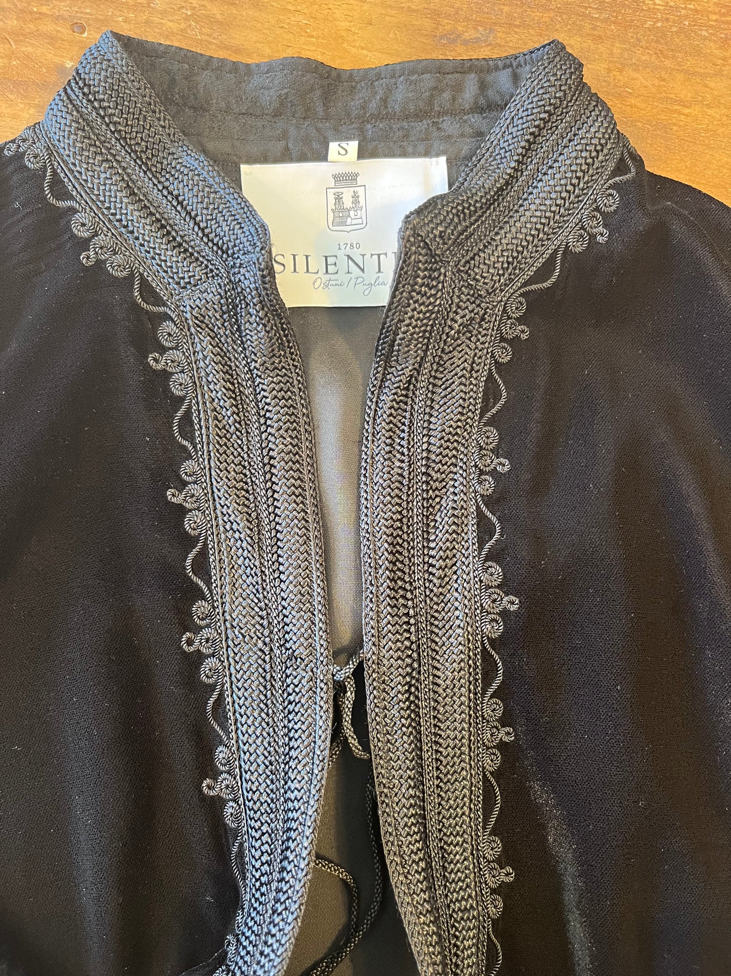 Velvet jacket with Moroccan embroidery