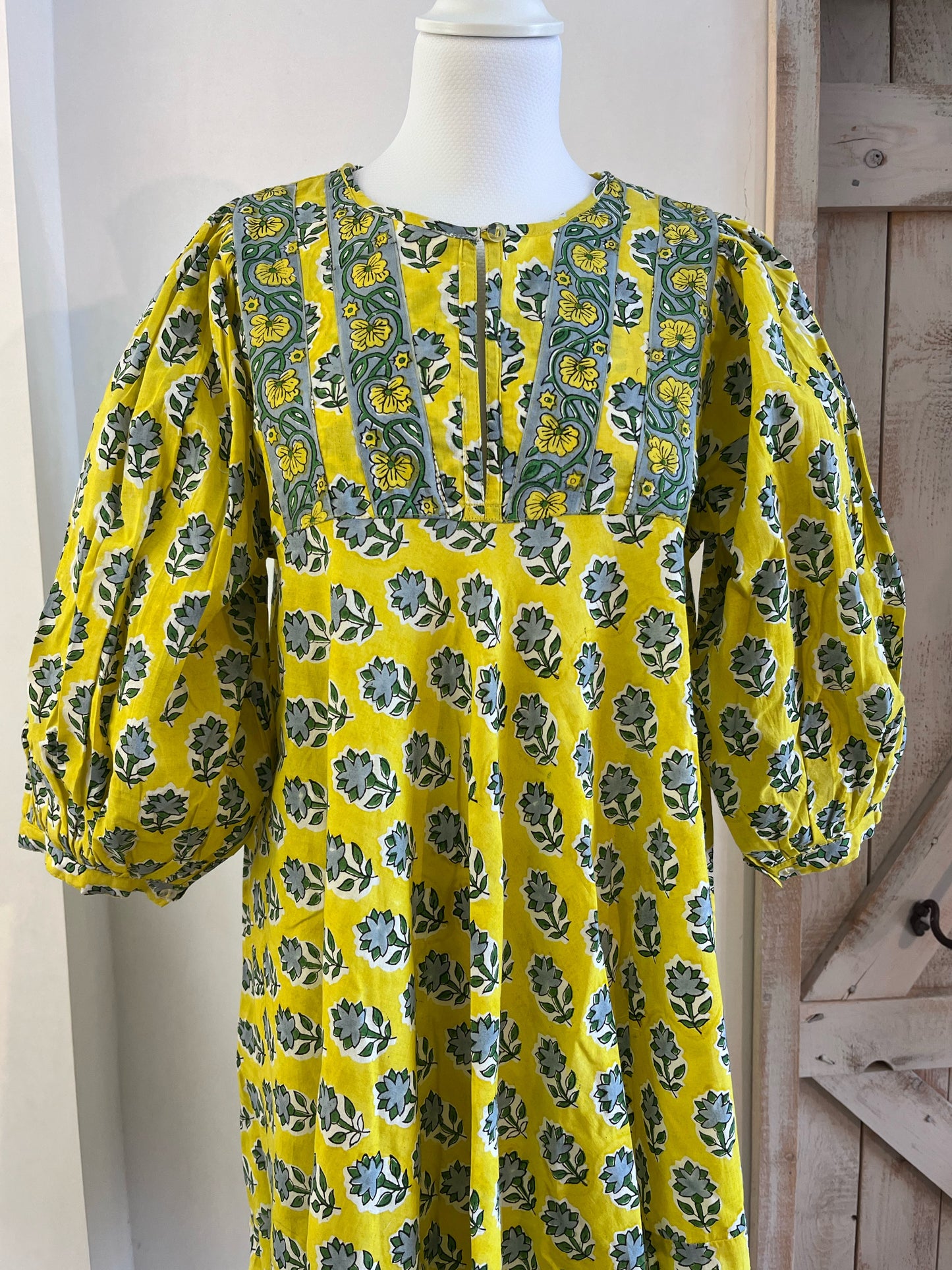 Short hand-printed Daisy dress